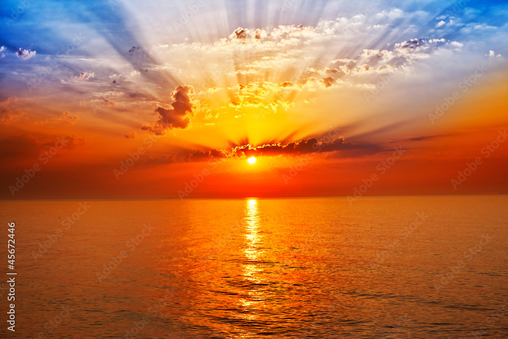 Obraz premium sunrise in the sea