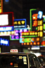 Papier peint photo Hong Kong Taxi urbain au coeur de Hong Kong  © leeyiutung