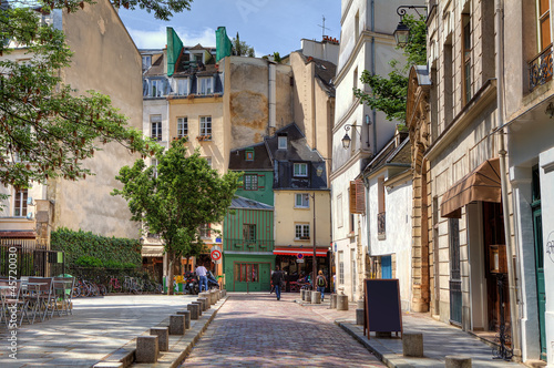 Traditional parisian street. Fototapet