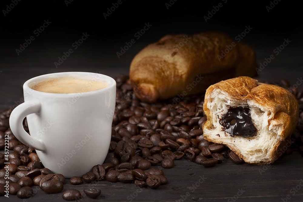 cornetti e caffè cornetti e caffè