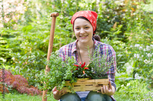 Junge Frau im Garten, young woman in a garden