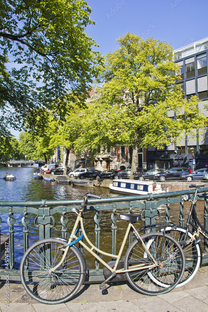 Amsterdam canal and bike
