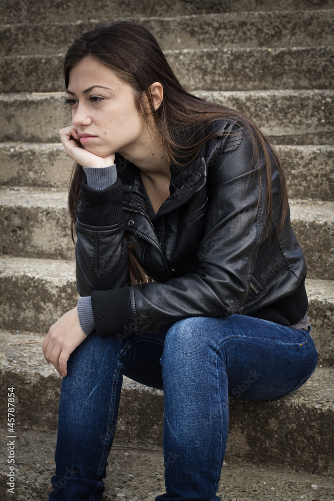 depressed teenage girl depressed teenage girl