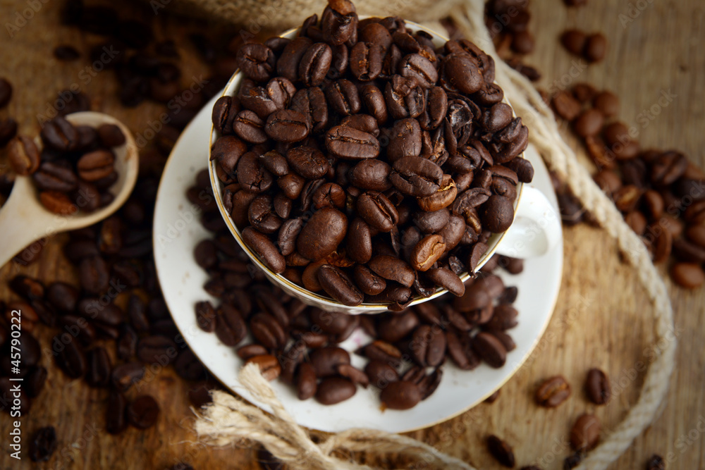 Fototapeta premium Coffee beans and cup