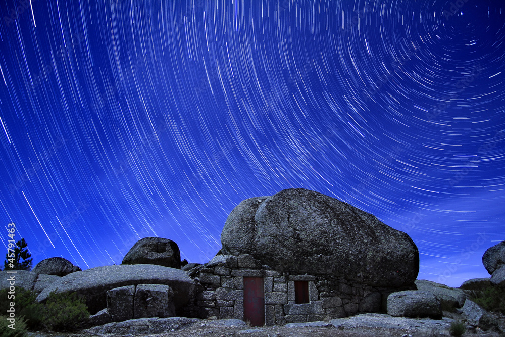 Fototapeta premium StarTrail, Serra da Estrela