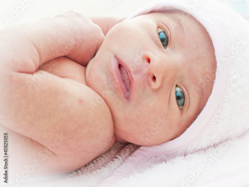 Obraz na płótnie Tiny Baby w salonie
