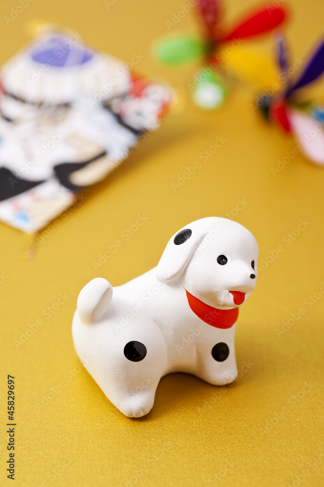 犬の干支置物と正月飾り