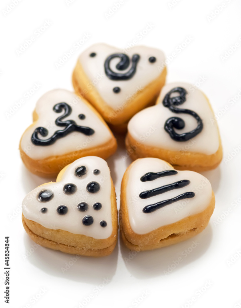 Biscottini a forma di cuore- Heart shaped cookies