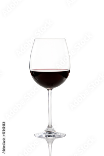Copa de vino en fondo blanco photo