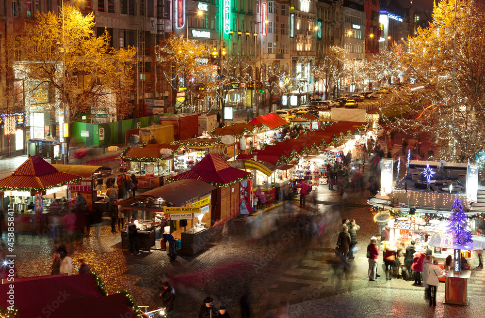 Fototapeta premium Christmas Markets in San Venceslao Square - Prague