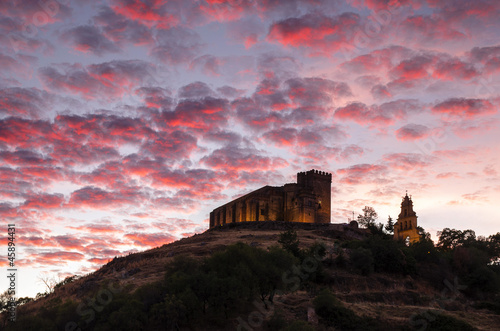 castillo con nubes