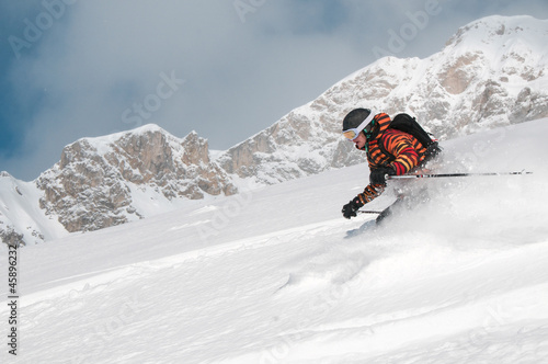 Teenager beim Skifahren