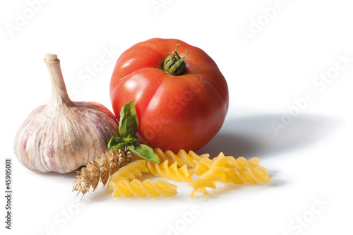 Pasta with garlic and tomato
