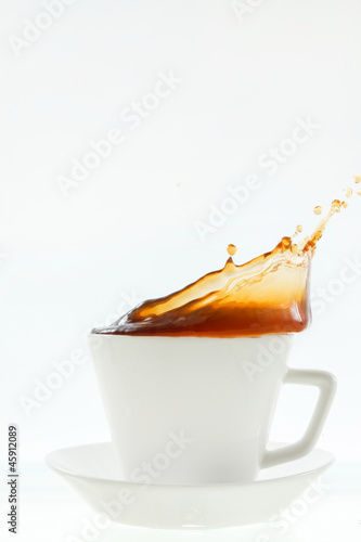 Coffee crown splash in mug