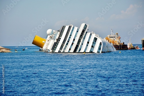 isola del giglio toscana naufragio concordia,recuoero relitto