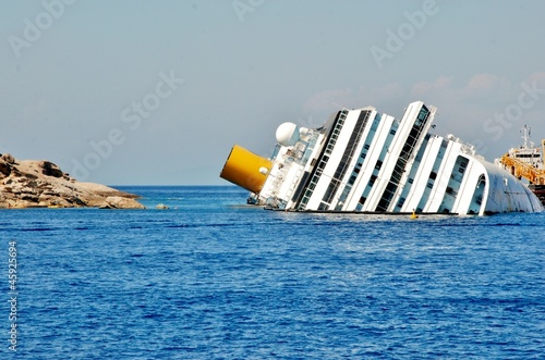 isola del giglio toscana naufragio concordia,recuoero relitto