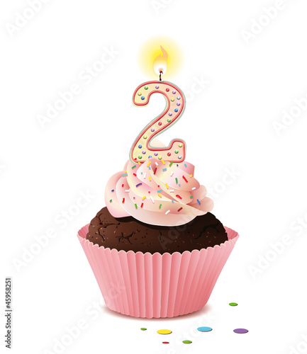 Cupcake mit Kerze und die Zahl 2