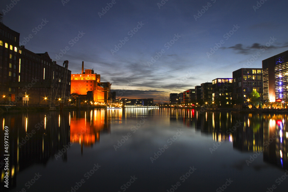 Obraz premium Innenhafen Duisburg