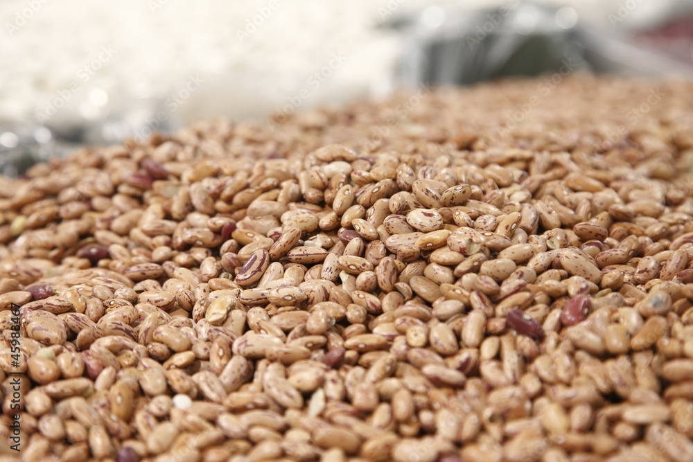 Obraz premium Brown beans in a big grocery