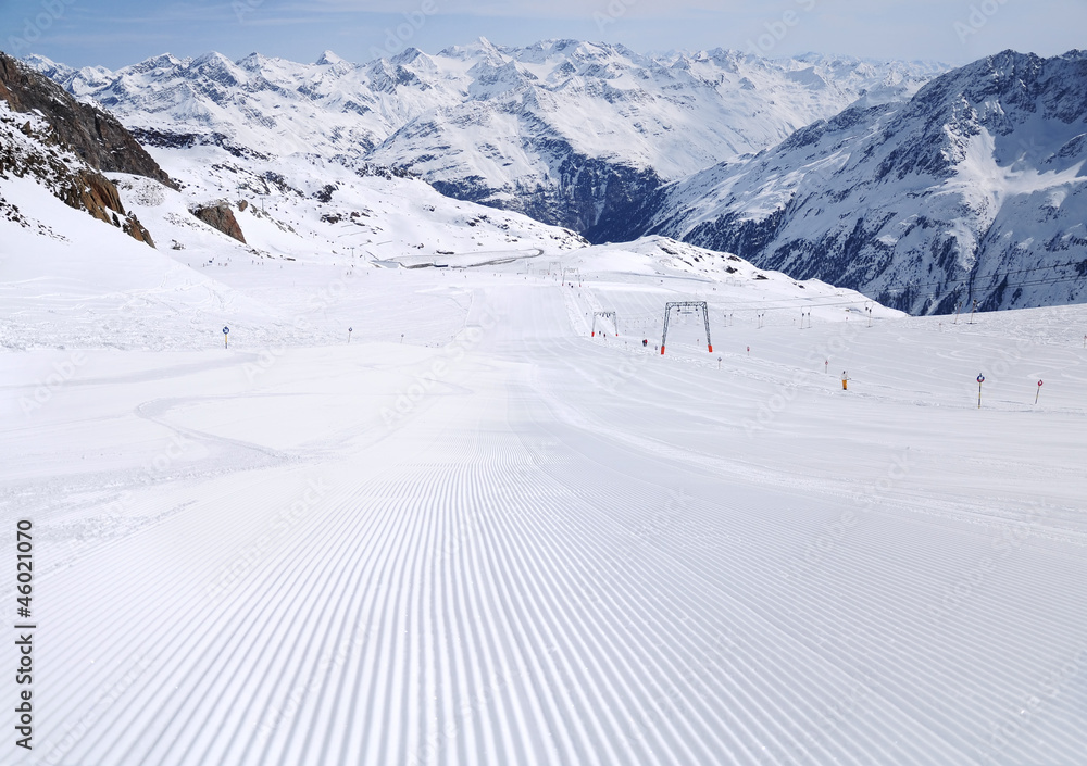 fresh ski track