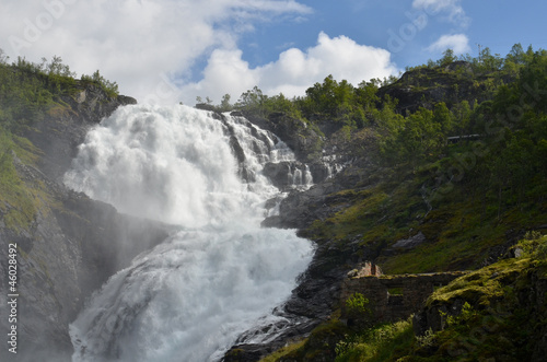 La cascade Kjosfoss © Yvann K