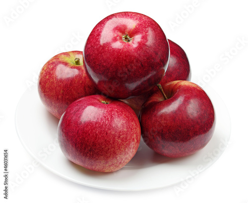Red apples in a plate