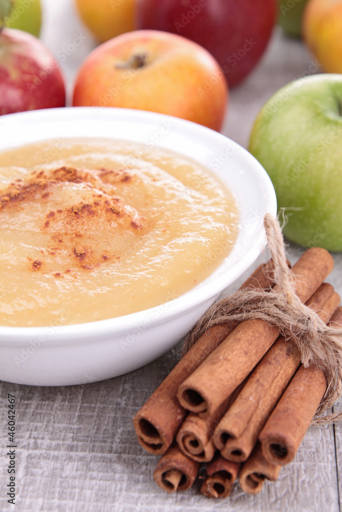 applesauce and cinnamon applesauce and cinnamon