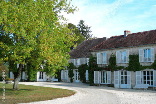 Maison de campagne et son allée