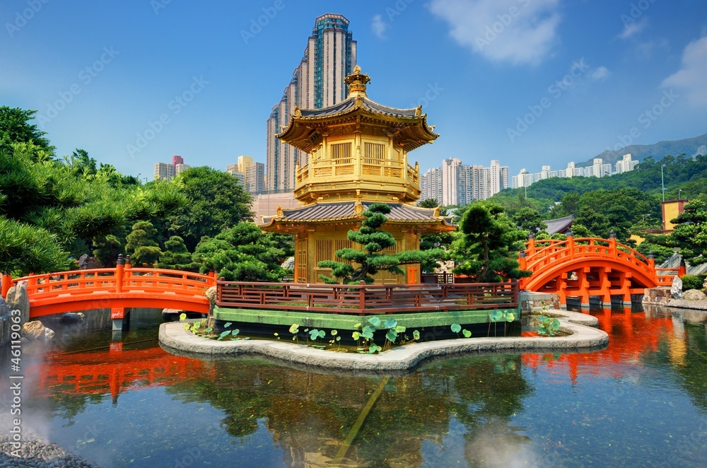 Naklejka premium Złoty Pawilon Nan Lian Garden w Hongkongu
