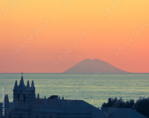 Bild auf Leinwand Amazing sunset over Stromboli
