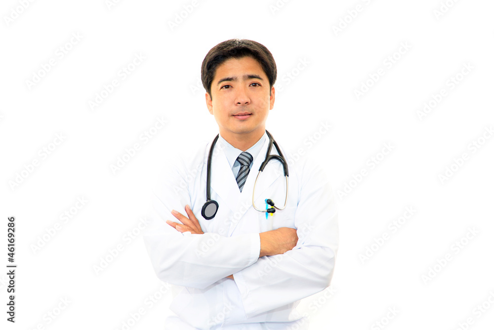 真剣な表情の医師