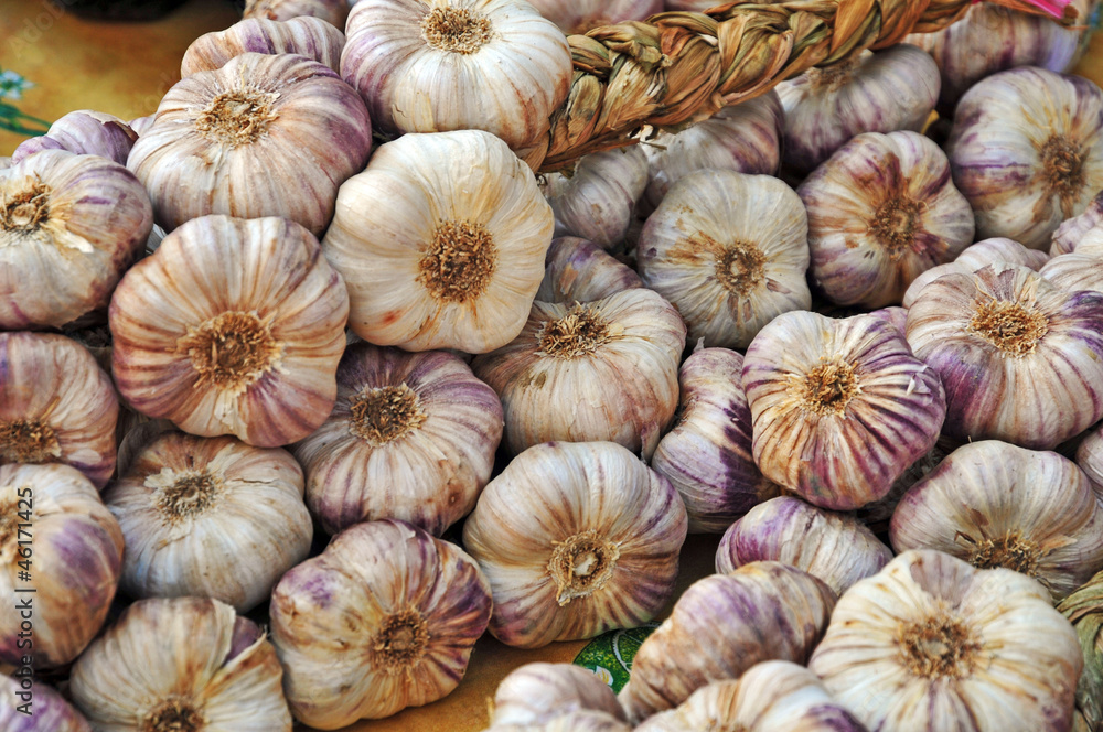 Aglio al mercato di Valreas - Provenza Aglio al mercato di Valreas - Provenza