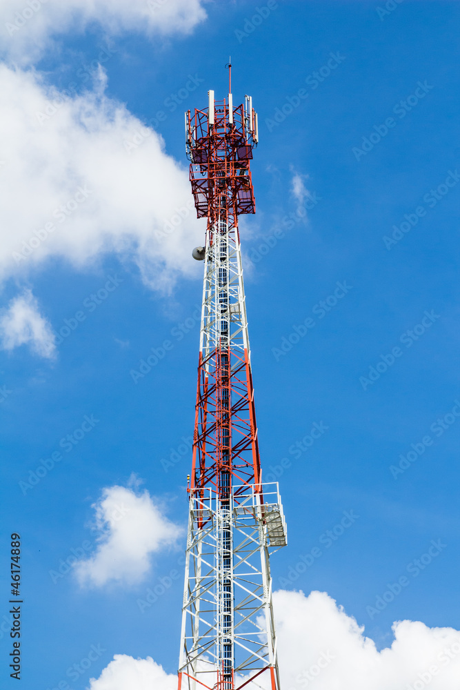 Telecommunication mast with microwave link and TV transmitter an Telecommunication mast with microwave link and TV transmitter an