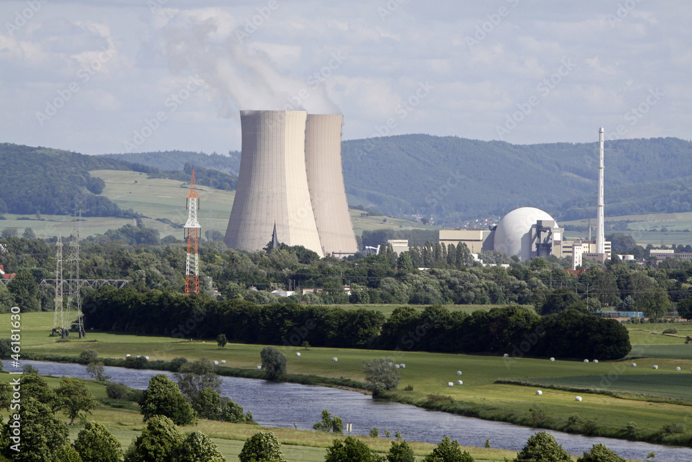 Blick Richtung AKW Grohnde vom Ohrbergpark aus