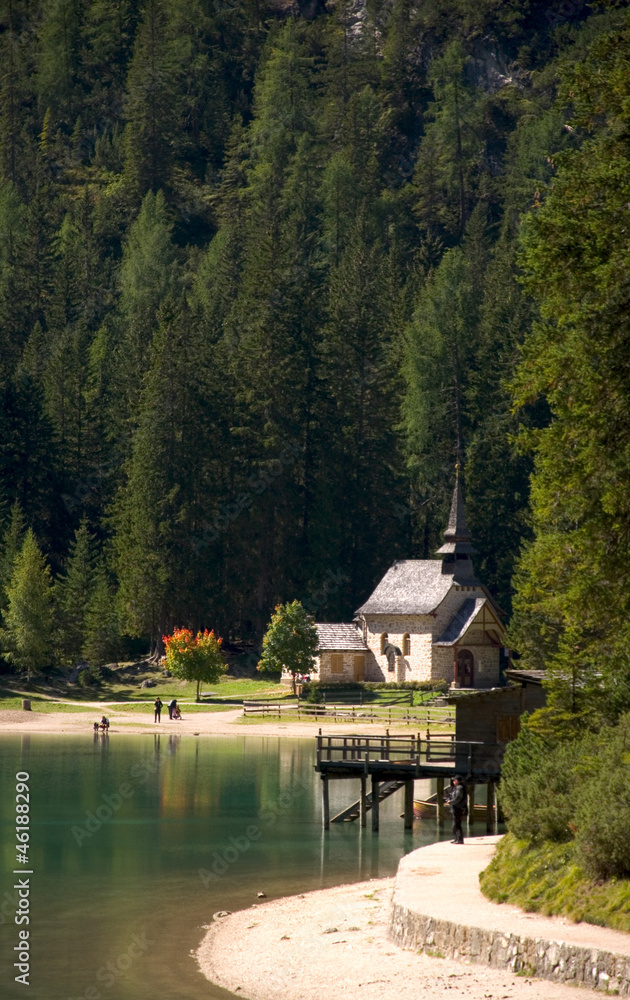 Kapelle am Pragser Wildsee - Dolomiten - Alpen