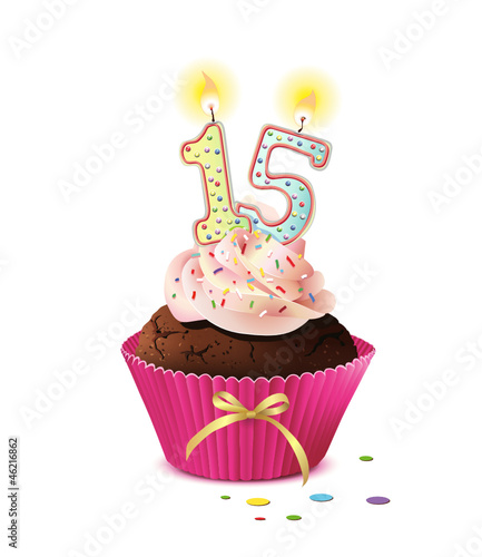 Cupcake mit Kerze und die Zahl 15