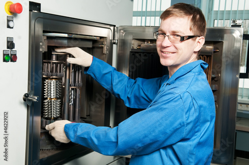 Wallpaper Mural Portrait of experienced industrial worker Torontodigital.ca