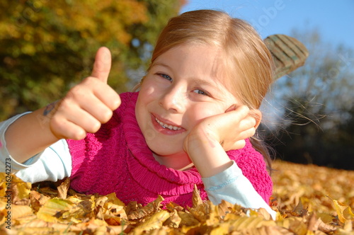 Mädchen schöner Herbsttag