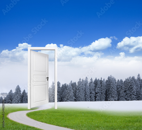 Tür zwischen Sommer und Winter