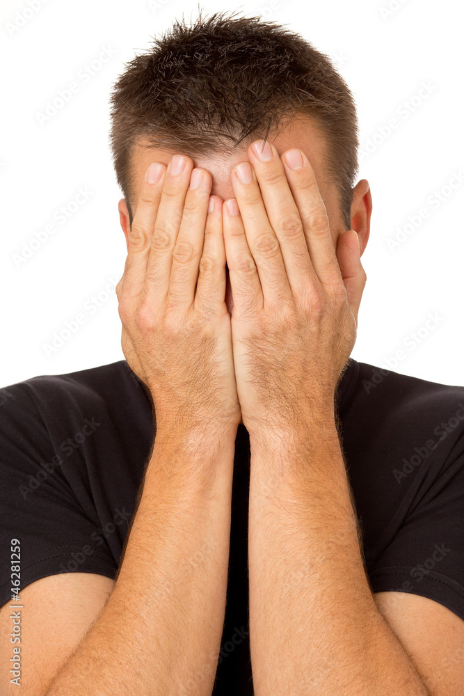 Mann, ist verzweifelt - Hände vor dem Gesicht - Sorgen, Problem Mann, ist verzweifelt - Hände vor dem Gesicht - Sorgen, Problem