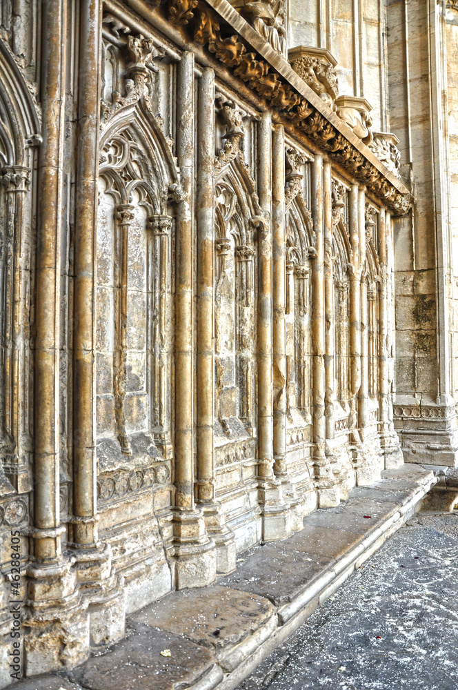 Jambas de la portada de los Apóstoles, catedral de Girona
