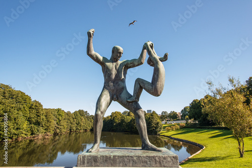 Vigeland park statues man and girl