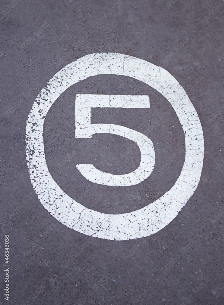 Fototapeta premium Number five drawing