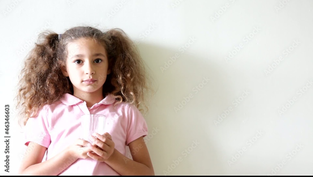 petite fille jolie