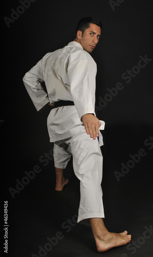 Posiciones de karate. Zenku sudachi