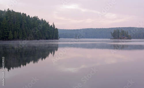 Fototapeta Naklejka Na Ścianę i Meble -  Tom Thomson Lake in Algonquin Provincial Park, Ontario, Canada. Shot in the early morning light.