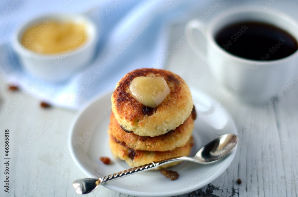 Fritters with raisin