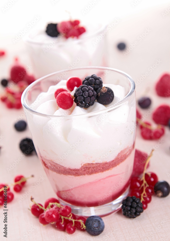 berry tiramisu berry tiramisu
