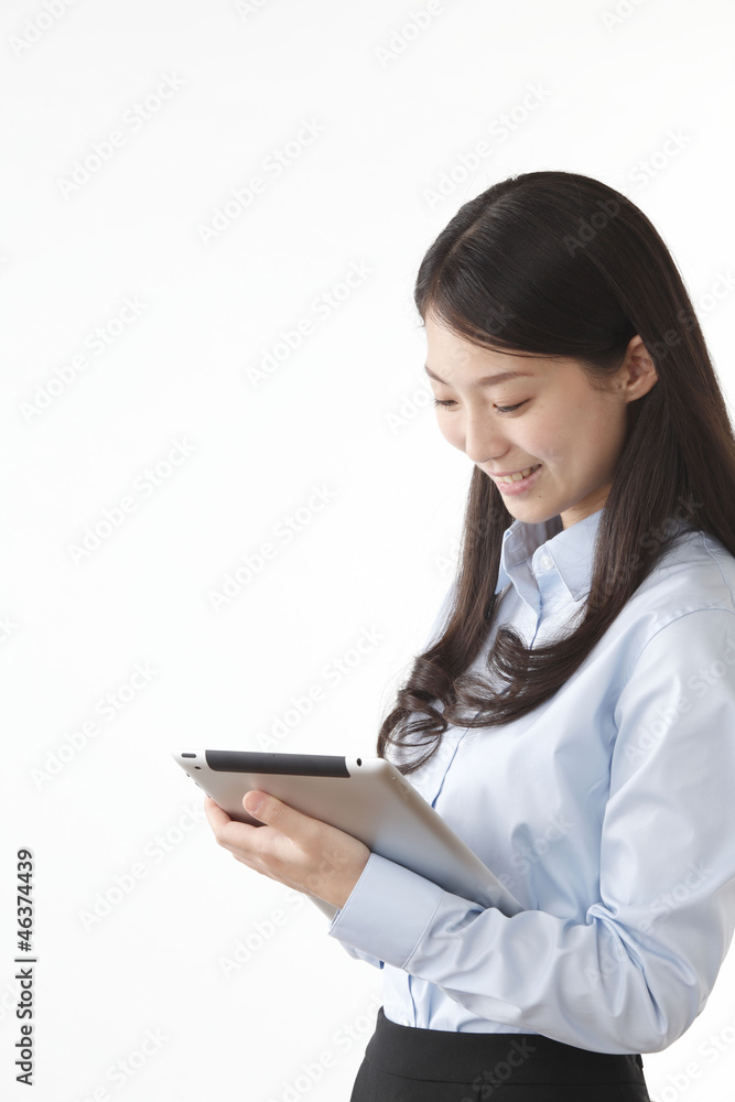 タブレットpcを使う女性 タブレットpcを使う女性