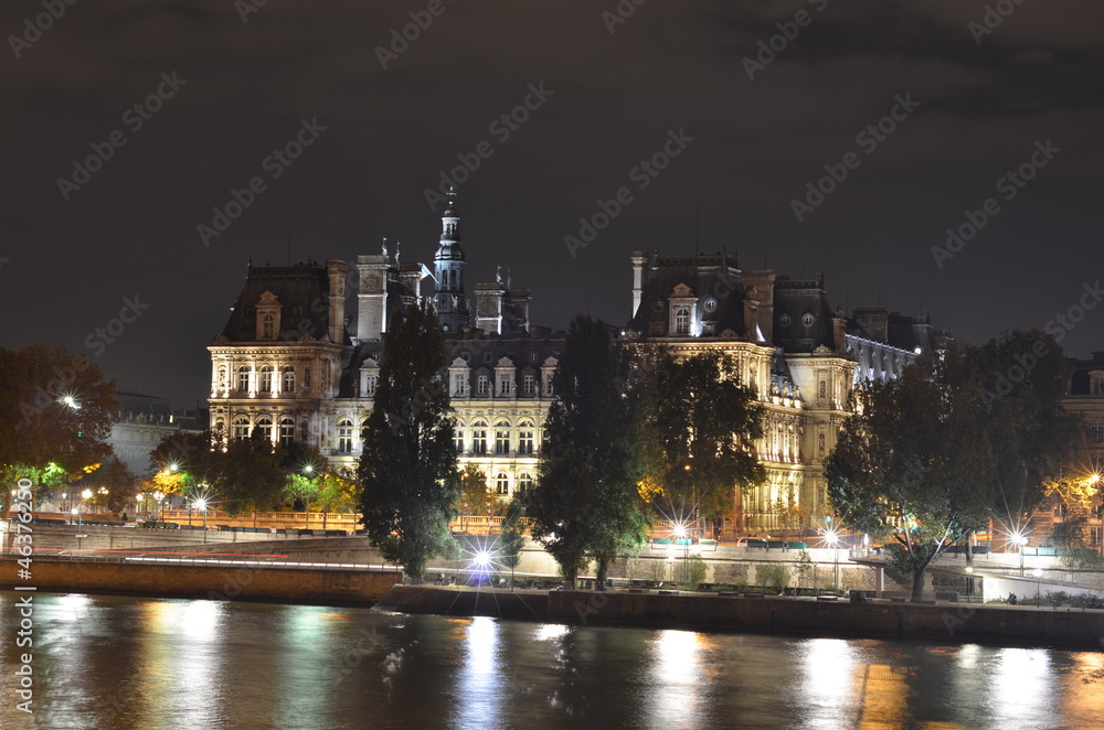 Hotel de ville de Paris de nuit